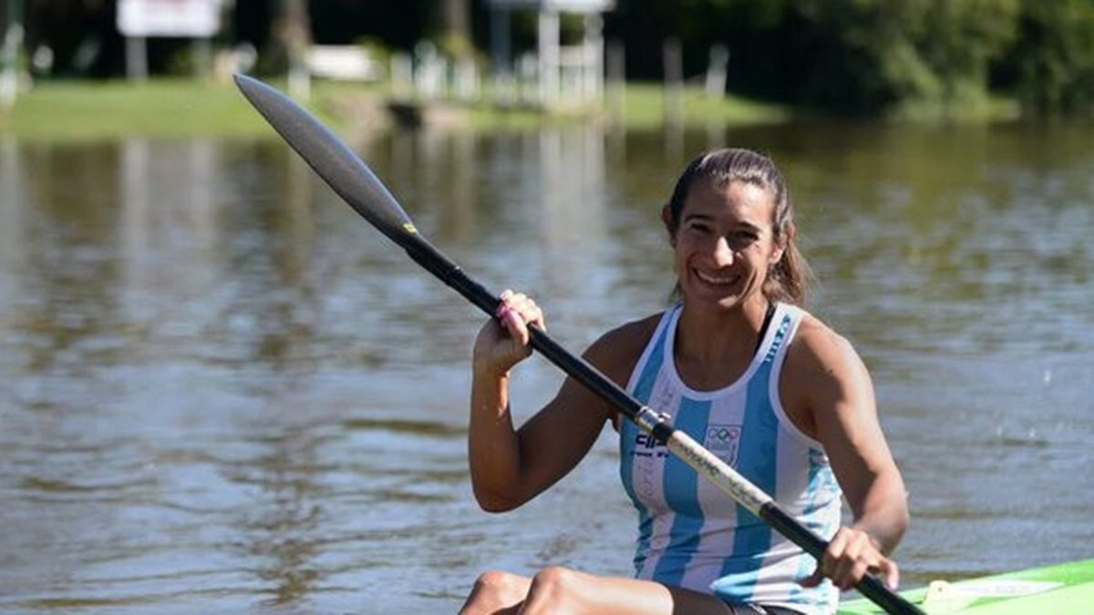 🗣️"Lo más sorpresivo es que hayan querido escribir un libro sobre mí. Desarrollamos una amistad, fue algo loco. Fue muchísima emoción. Cada uno de mis familiares le ponía su visión a los recuerdos. Yo pensaba 'quién leería un libro sobre mí'."

🥇 Sabrina Ameghino, argentina con