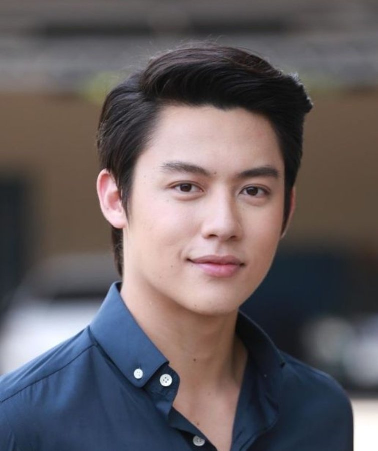 I actually thought that's Mark Prin, But it's Willy, they indeed look so similar 😯 
#Williamjkp