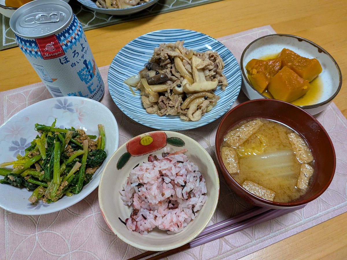 明日から仕事かあ〜。8日間も休んだら、なかなか「さあ！明日から頑張るぞ💪」とはならない(笑)
美味しい晩ごはん食べたし、さあ明日から頑張るぞ！
#旦那ごはん #おうちごはん #晩ごはん