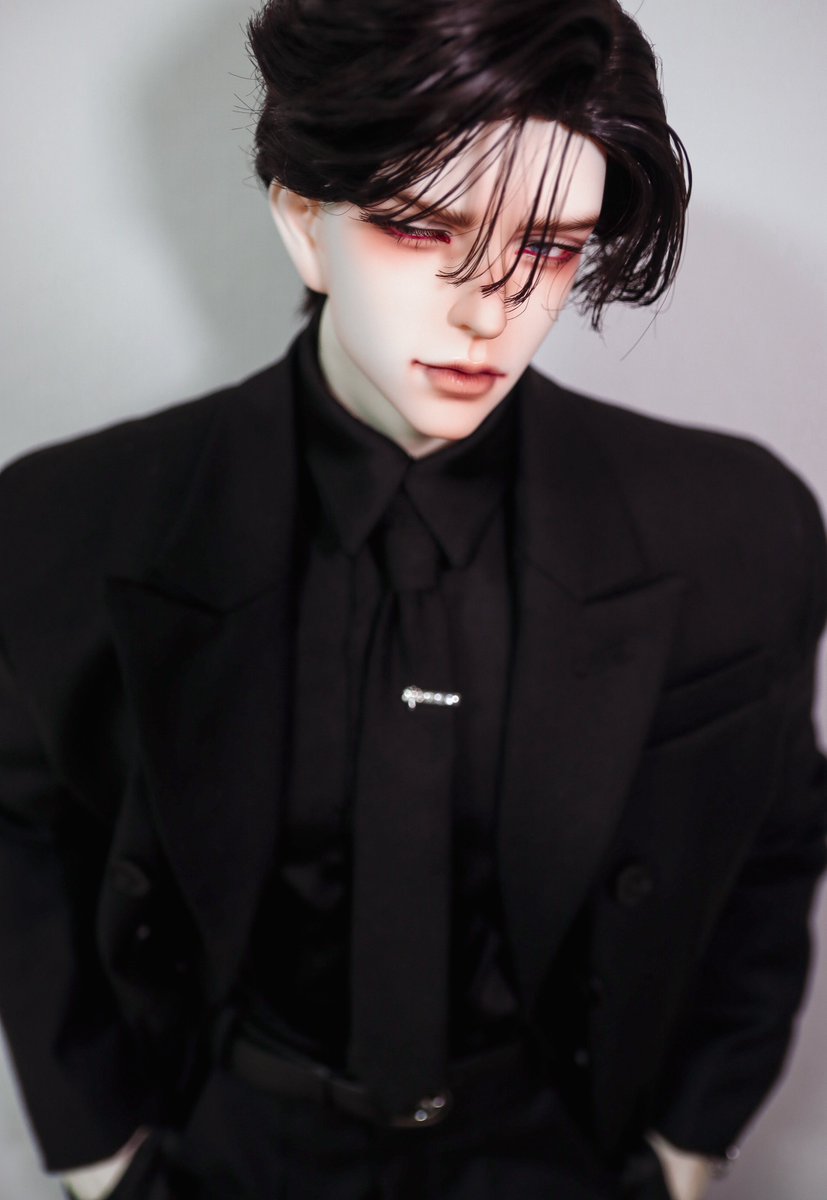 옷 쫙빼입혀놓고 얼박찍는건 인놀러들의 그런..그런 특징인듯