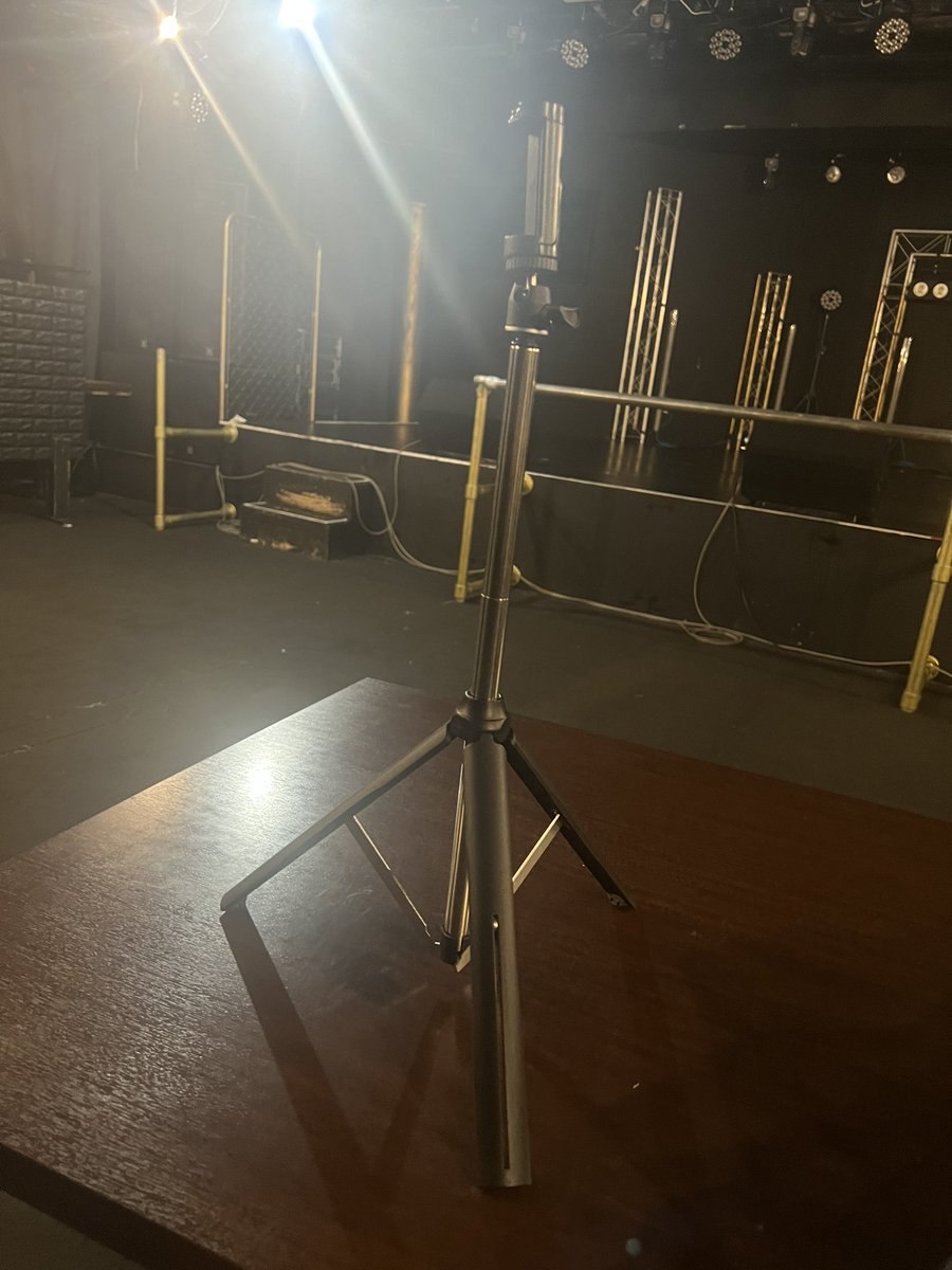 ZeusSapporo's tweet photo. 本日のライブでこちらのお忘れ物がありました
心当たりある方はご連絡お願いいたします！ https://t.co/I57CxwOEup