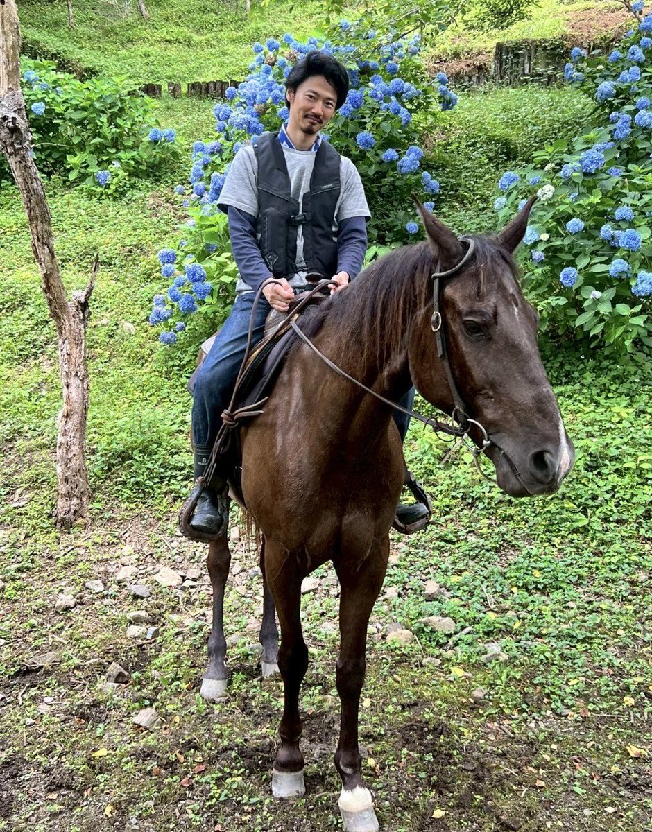 とっても🐴年らしい写真があったのを忘れていた

🌅賀正🎍
#はぴにゅ
#はぴにゅってなんだ
#はぴにゅって言ってるやついるのか