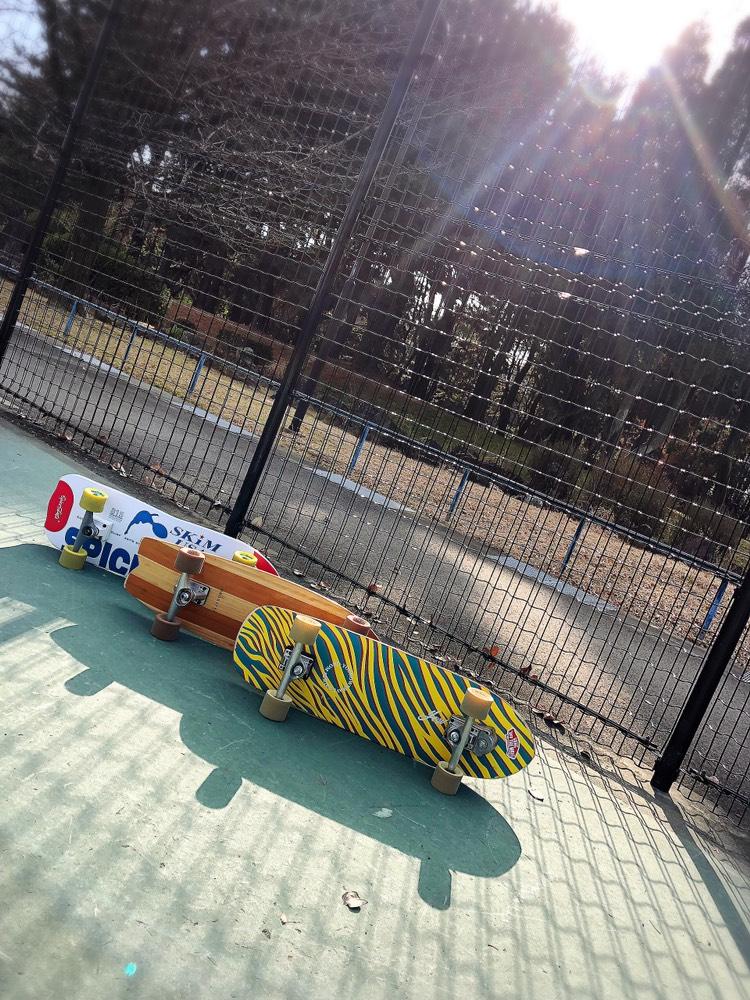 k_ken211's tweet photo. 庄内緑地公園でサーフスケート
かっこいいボードの女性に出会い、しかもボードの試乗までさせてもらった👍
#spiceskate https://t.co/G9Vj504NiZ