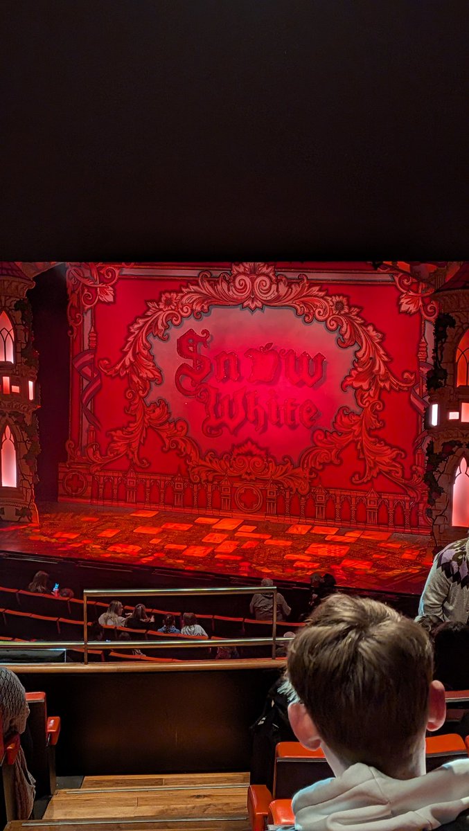 In my seat at Snow White for my last show of the weekend I'm really looking forward to seeing <a href="/MarcPickering/">Marc Pickering</a> <a href="/ben_roddy/">Ben Roddy</a> <a href="/kaneoliverparry/">Kane Oliver Parry</a> and all the incredible cast this afternoon 😊❤️
