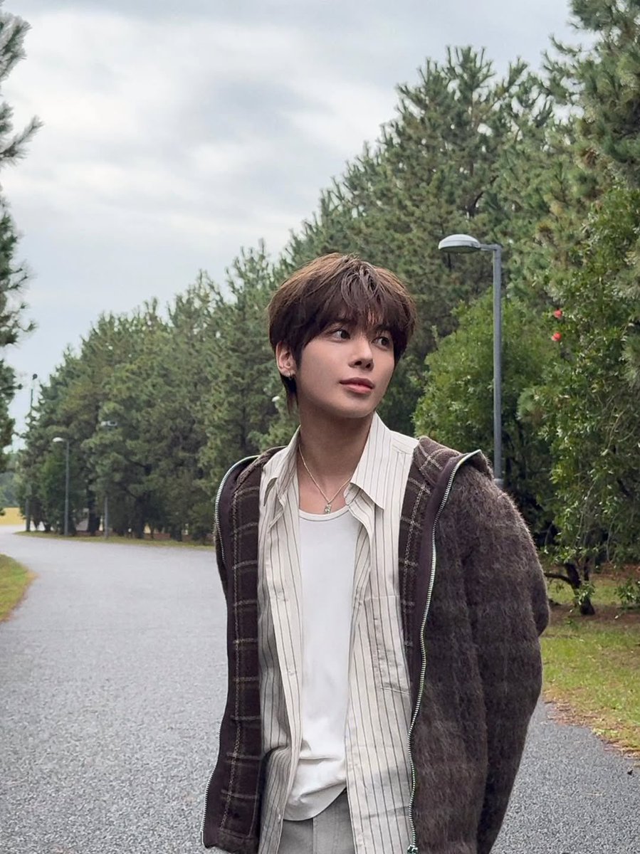 weIIneverchange's tweet image. oh my god he literally looks like a little fawn in the forest