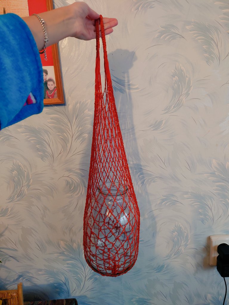 jenya_JPN_RUS's tweet image. 釣魚用具に見えますが、
実はソ連時代に大人気だったバッグです。
名前はавоська(アブォーシカ)です。
基本的に野菜や果物を運ぶために使われていました。非常に丈夫です。