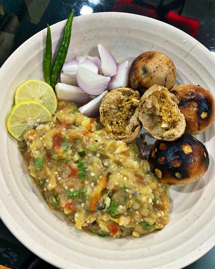 Daal bati                Or            Litti chokha