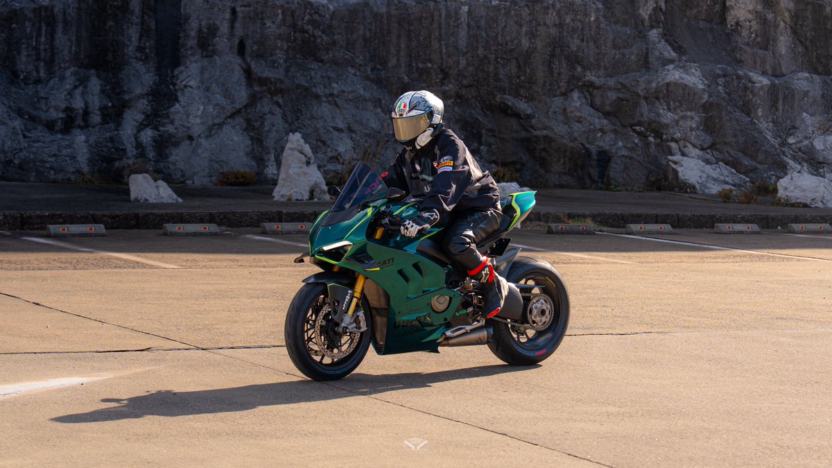 バイクの見た目かなり変わったので更新🆙 名前:太郎 年齢:22 身長