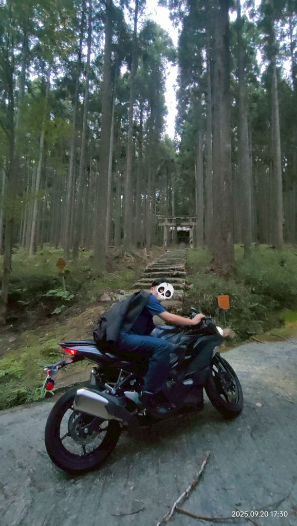 ひじり なんかバグで画像が消えてたので改めて💦 自己紹介！ 名前 : ひじり