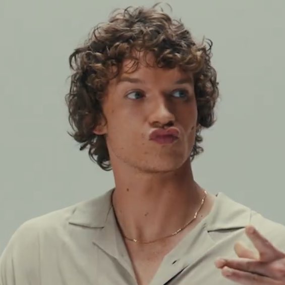 angstfuls's tweet image. I’M SO FOND OF HIM AND HIS CURLS