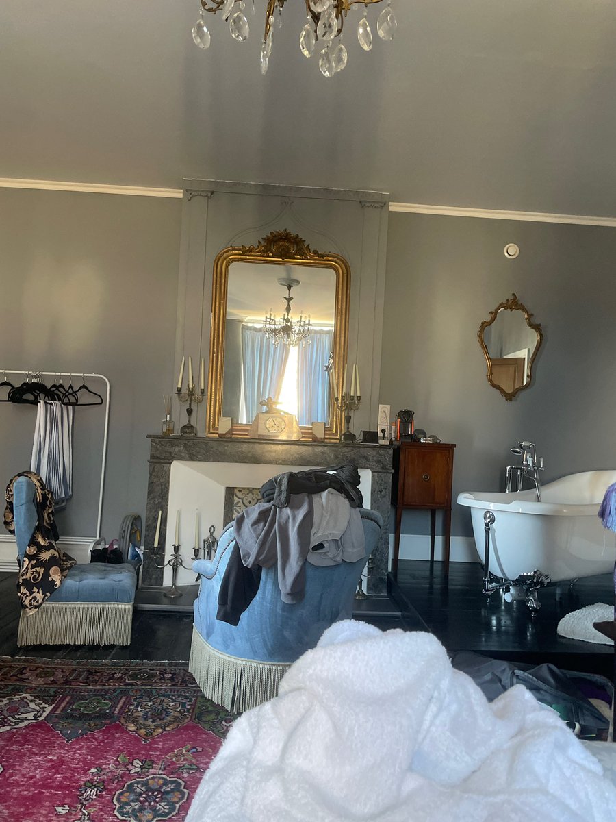 Кайф, жить в таком месте настоящее удовольствие хотя бы 5 дней 
Жаль, что это лишь мечта, ведь во Франции просто безумнейшие налоги