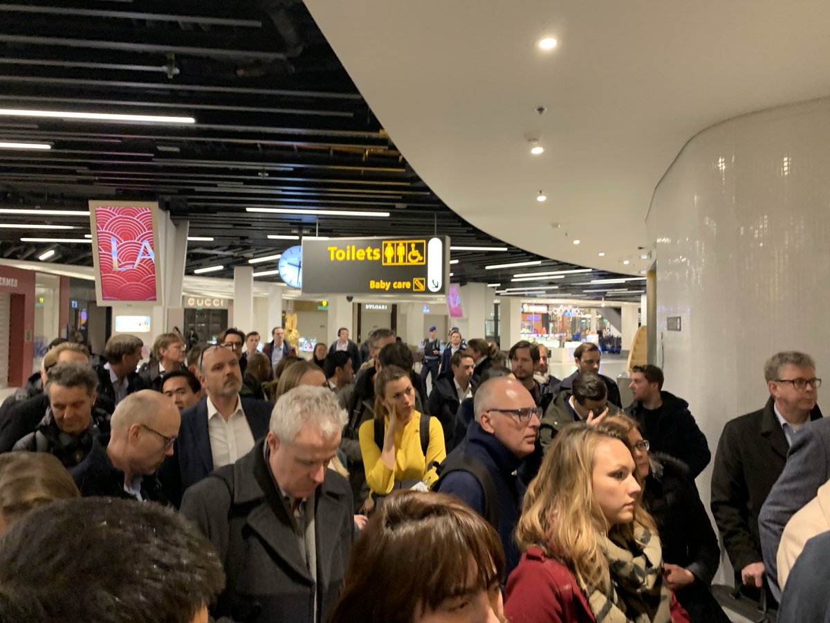 Schipol Mayhem tweet media