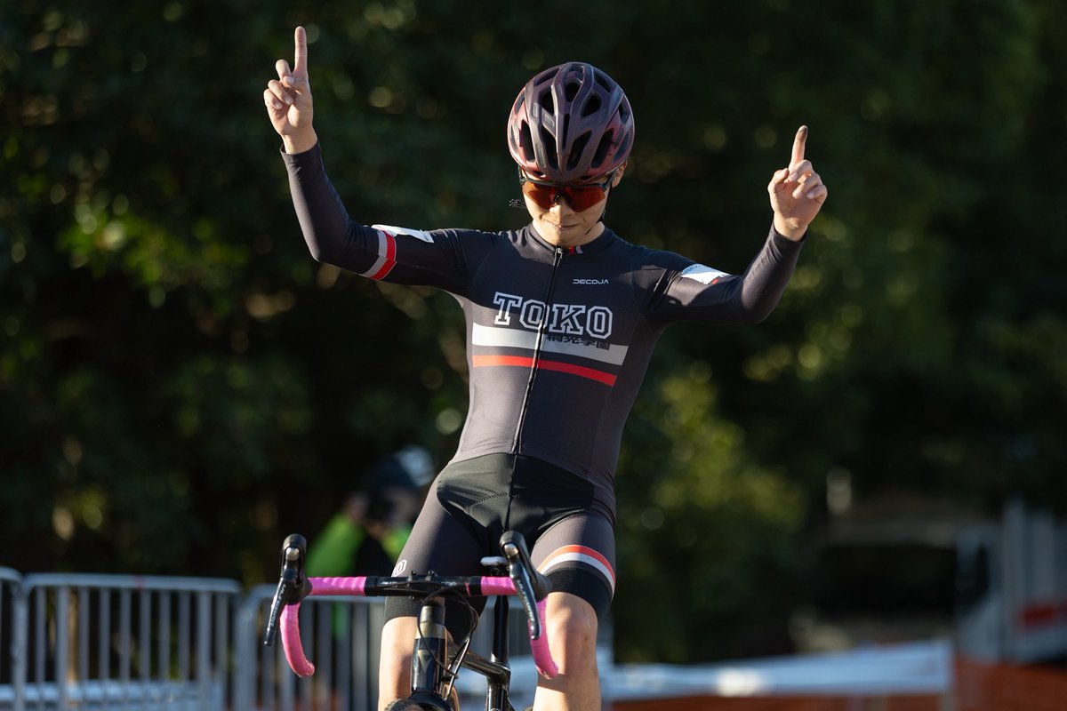 千葉シクロクロス

メカトラや、落車など色々ありつつ…
まさに新年に相応しいドタバタ具合笑
身体のコンディションは悪くないのでもう少し走りの精度を詰めていきたい。

ワーワー言ってもらえるので砂は頑張りました😜笑

📸<a href="/hiroyo_oo/">hiroyo</a> 大久保さん、今年もよろしくお願いします！