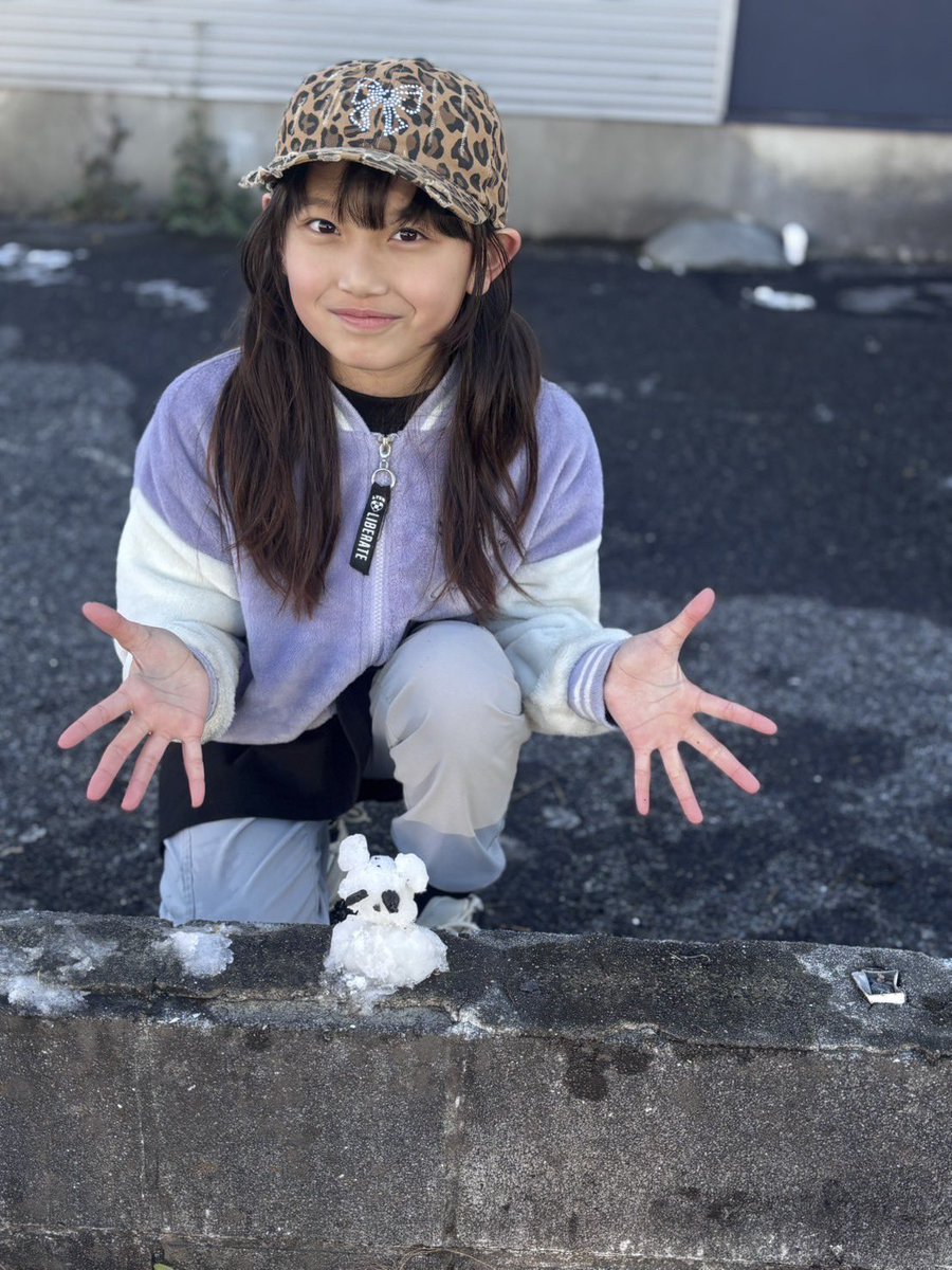 ari630_CHiCK's tweet image. レッスン終わりに雪で遊びました☃️💕

逃走中見たよ👀✨️
夢であいらハンターに追われそうです♡*｡ﾟ
夢の中で精一杯逃げてきます❤️‍🔥💭
#CHiCKちゃん #新堂杏莉 #枝波あいら