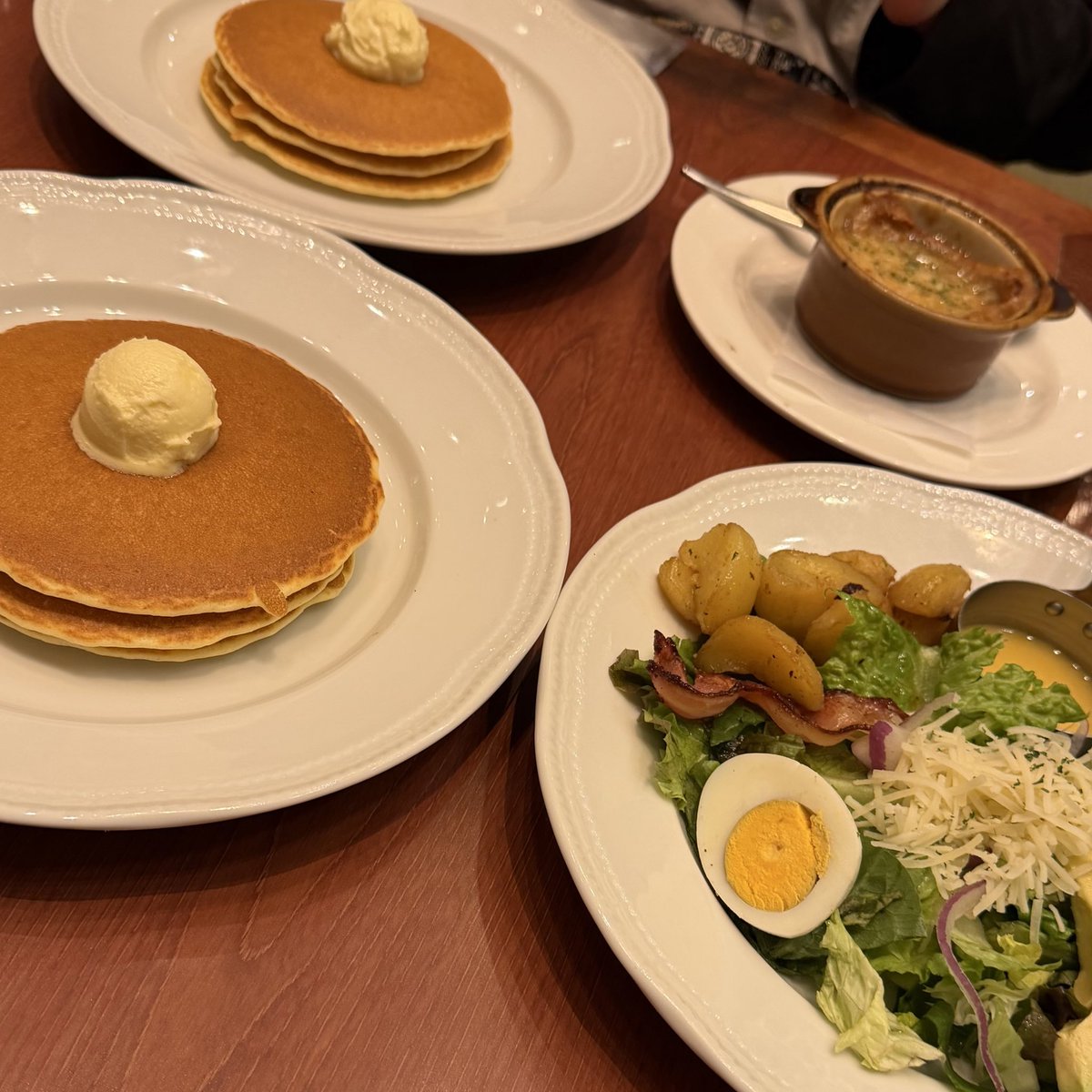 今日は茜紅さんとお買い物🛍とあこすたみに行ってきた🥳初めて行った！
ご飯も沢山食べたハッピー🍚🍴🫶