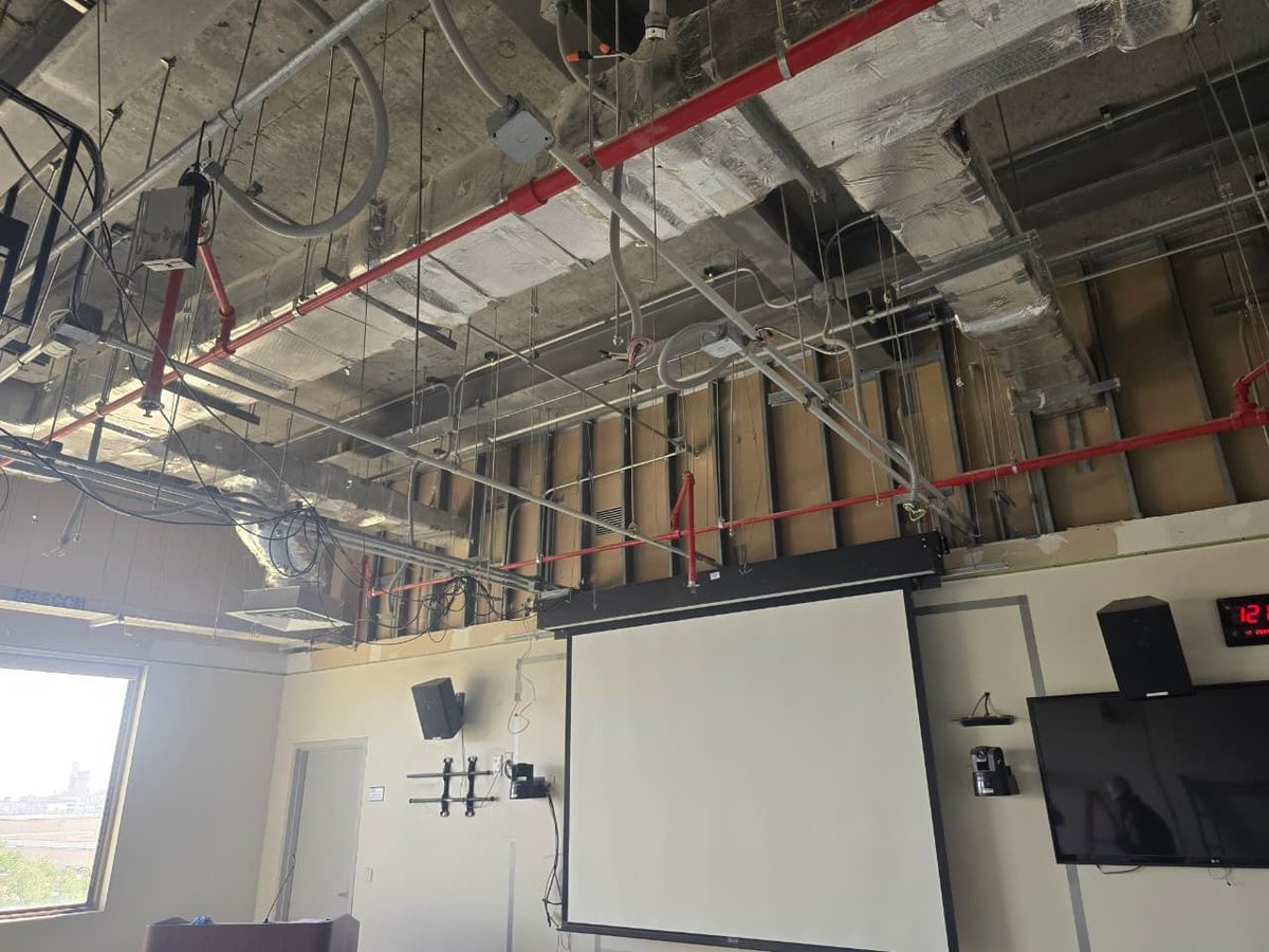 أعمال تشطيبيات من تنفيذنا في إحدى الشركات.
شركة رك :
مقاولات و مصنفه لدى الجهات الحكومية
 -  0555900120
مقاول معتمد ومصنف