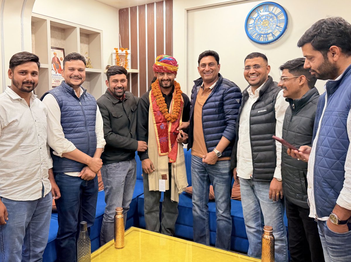 Rohit_BKN's tweet photo. भाई @JATbera1 को राजस्थान शिक्षक एकीकृत महासंघ का प्रदेशाध्यक्ष नियुक्त होने पर बधाई एवं ढेरों शुभकामनाएं। 
यह जिम्मेदारी नहीं,बल्कि शिक्षकों की आवाज़ बनने का अवसर है,जिसे आप पूरी निष्ठा और समझदारी से निभाएँगे।
@RajendraBurdak_ @Deep_samota @Dadarwal7 @jaipursunil_ @VikasMirdha7 https://t.co/rd94YoN0K3