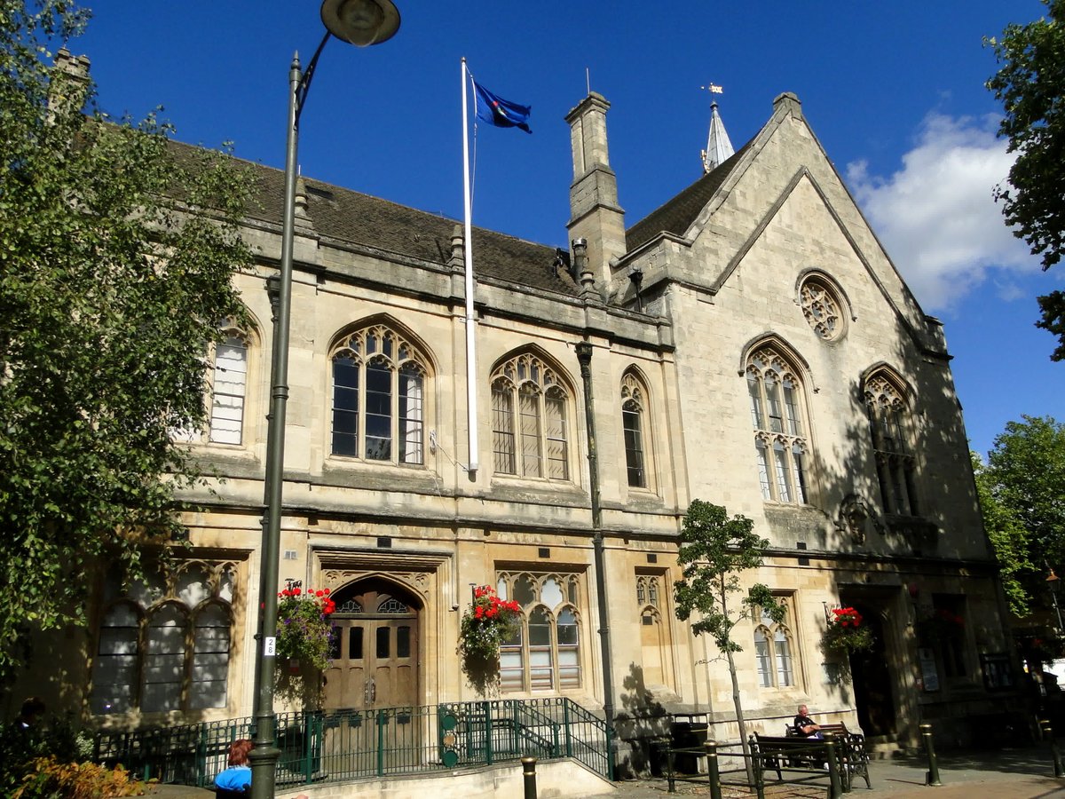 ExperienceOx's tweet image. #Banbury is a historic market town in North Oxfordshire, with a fascinating history, diverse community and exceptional transport. 📍

Find out more ➡️ bit.ly/3YTIjX4

#ExperienceOx #Oxfordshire