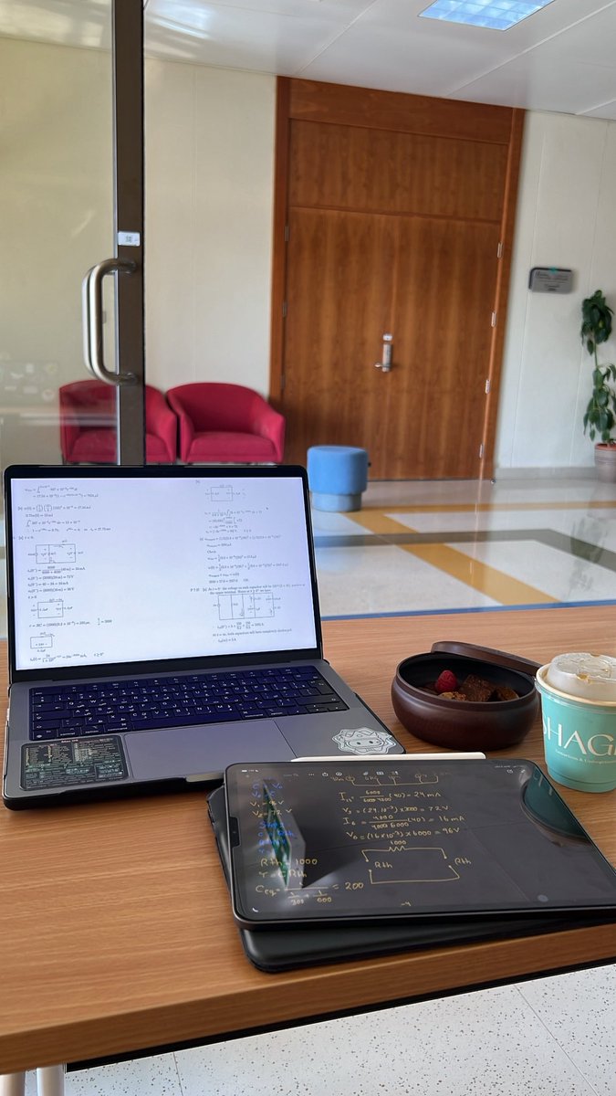 حُــور tweet media