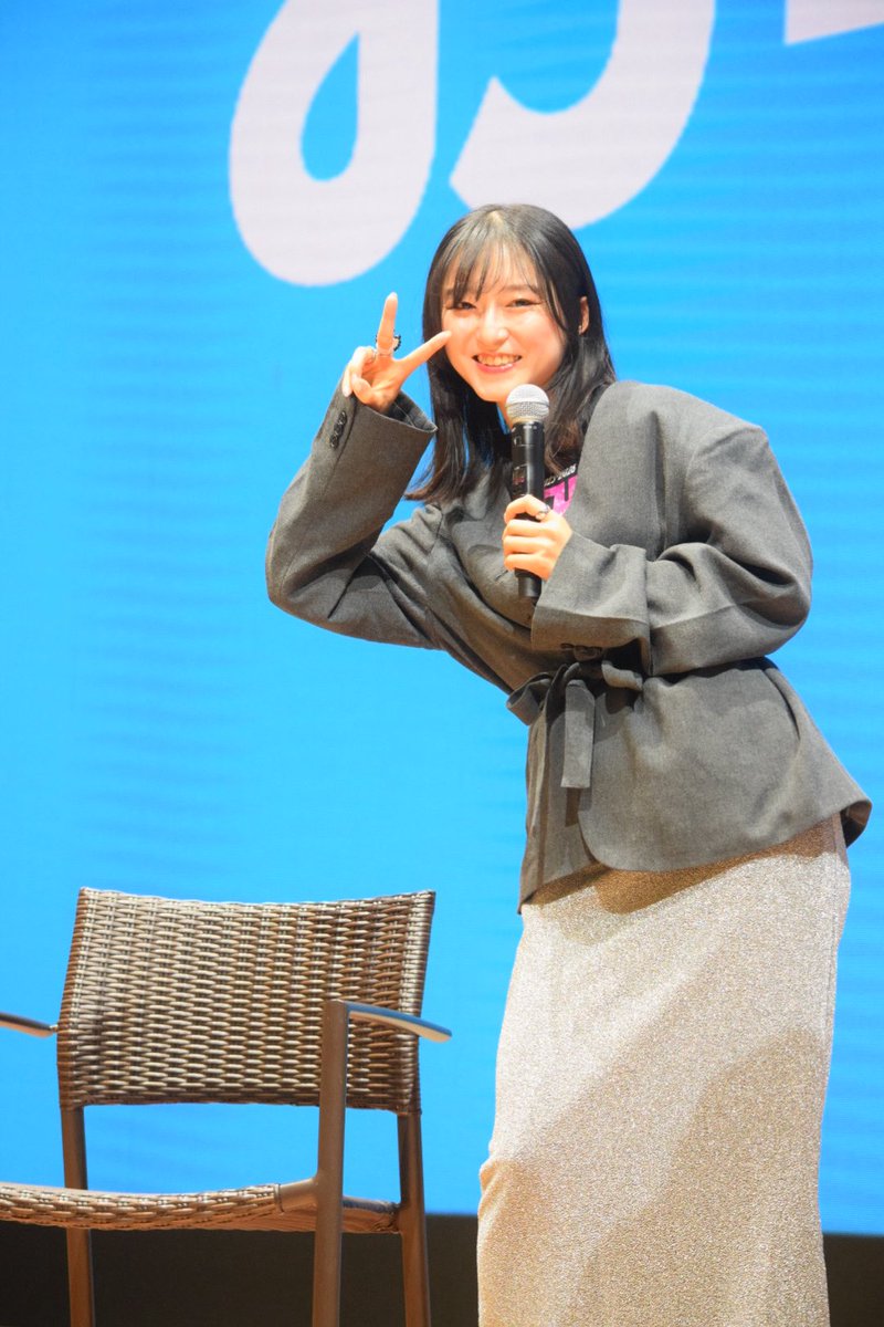 chicken_on_ice's tweet image. 浅見琴葉さん、かわいい…😸✌️