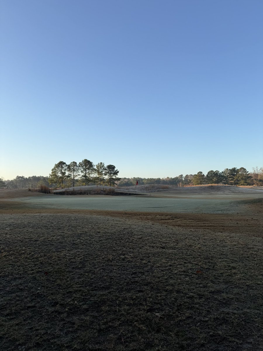 caleberle's tweet image. Sun started to come up and it got colder.