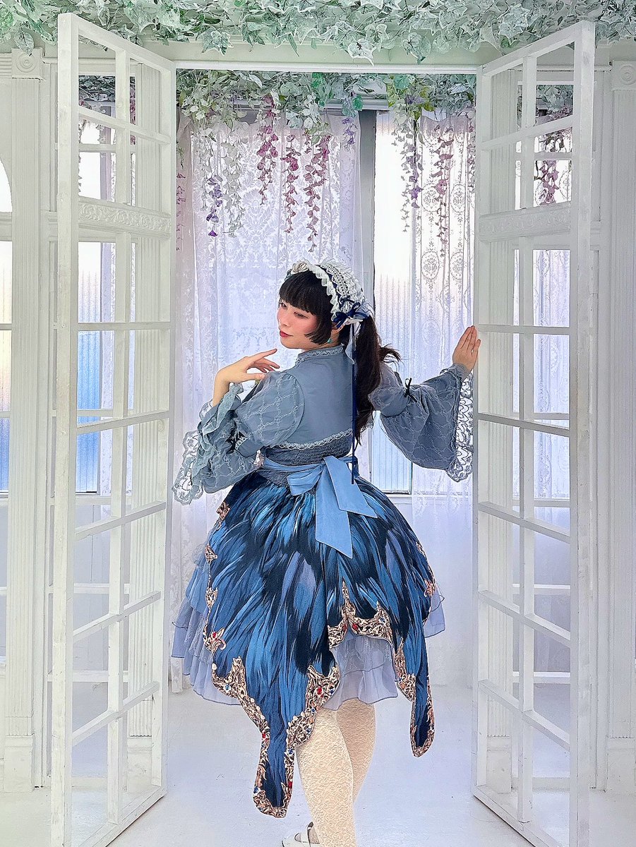 redkarubonara's tweet image. 見返りスワン