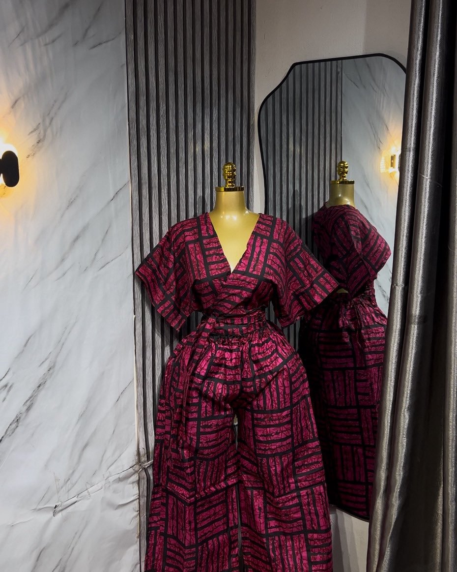 yay_tunes's tweet image. TWO PIECE WRAP TOP SET. 
Size :6-14
Price :12k
Location :Abuja 
Pls help Rt 🙏🏾