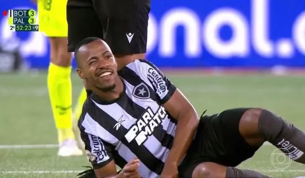 Noitedecopa's tweet image. Qual o MAIOR JOGO da HISTÓRIA do BRASILEIRÃO?

*imagem ilustrativa*