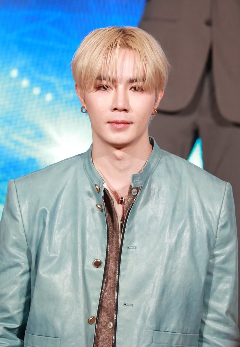 Arisa0296's tweet image. พี่ซีคือกล้องเก็บออร่าฮีไม่เคยได้เลยจริงๆ ใครได้เจอตัวจริงคือเพ้อกันหมดว่าหล่อมาก