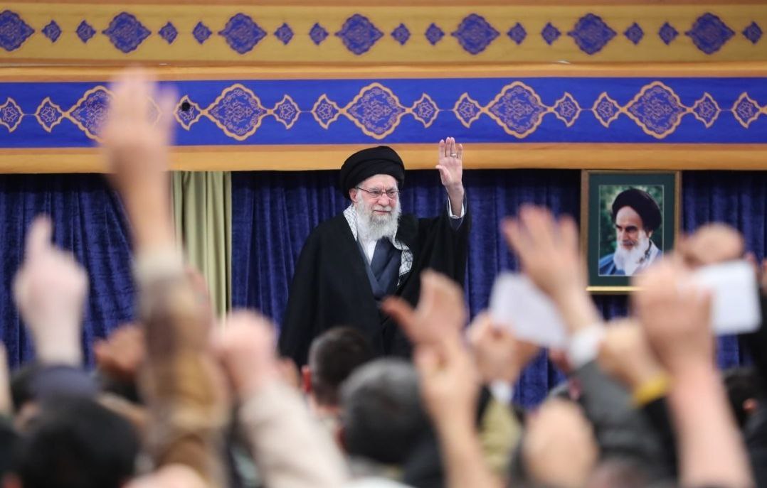 dokhtaranee313's tweet photo. رهبر انقلاب : اگر ملتی در اثر جنگ نرم دشمن، توانایی‌های خود را نبیند و پیشرفت‌های خود را باور نکند، ابتدا تحقیر و سپس تسلیم دشمنش می‌شود.😔
#انصاف_و_اقتدار https://t.co/w50Xh6Atni
