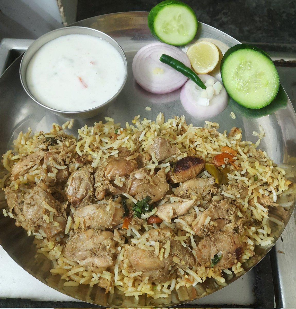 w_karve's tweet image. #food #picture #biryani 
Chicken Biryani + Raita + Salad 
(from Jamawali Pavillion Mall Pune)