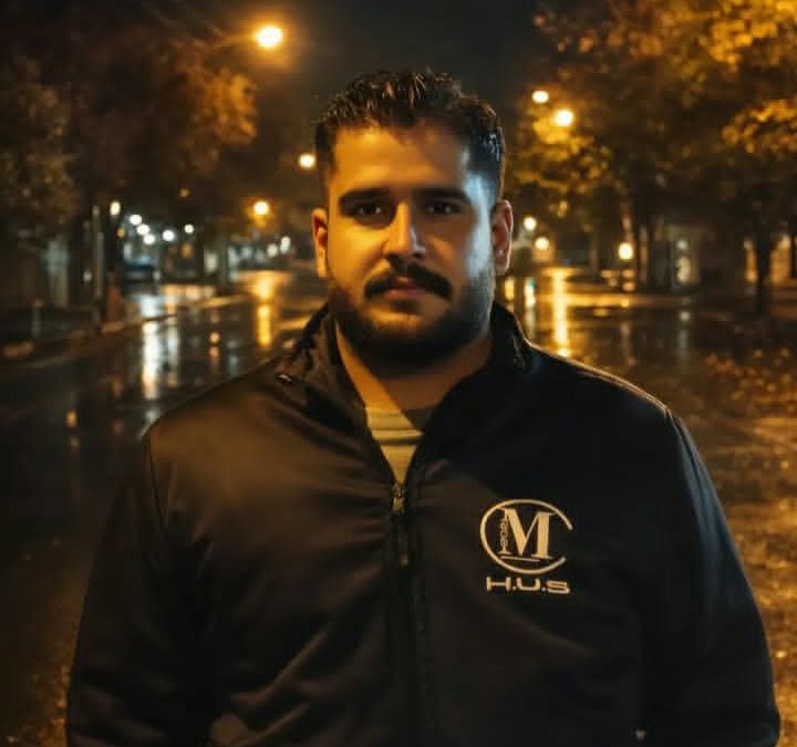 IsraelPersian's tweet photo. «می‌خواهم بزنم بیرون»
امیر محمد کوهکن، ۲۶ ساله با گلوله مزدوران جمهوری‌اسلامی در نی‌ریز استان فارس به قتل رسید. https://t.co/NBTqCMLCbI