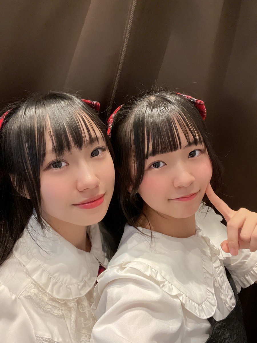 こんばんは🌙ゆわだよ❤︎
今日は朝からライブ2本🎤応援ありがとうございました♡
新年初外出が今日だったからか…体幹がどっかいっちゃったけど、新曲も好評でめっちゃ楽しかったです💓
新体制あいちゅよろしくお願いします🫶🏻
明日から部活始まる〜🌀あぁぁ宿題〜🌀