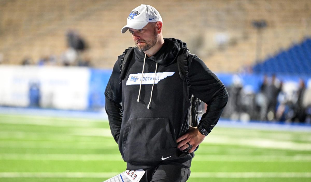 willie_phaler50's tweet image. Former @MT_FB offensive coordinator Bodie Reeder has accepted the same position at rival @WKUFootball, according to Reeder’s X bio.

Reeder led MTSU’s offense to 20.3 points per game across two years, going 6-18 with Derek Mason.

Mason “parted ways” with Reeder on Dec. 9.