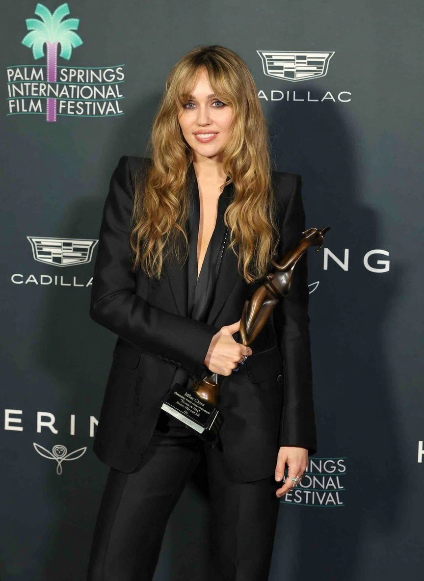 cyrusinfos's tweet photo. Miley Cyrus has won over 150 awards this decade, including:

• 3 Grammy Awards
• BRIT Awards
• Disney Legend Award
• Palm Springs International Film Awards
• BMI Pop Awards
• Gold Derby Music Awards
• IFPI Global Single Chart Awards
• iHeartRadio Music Awards https://t.co/OTZ85LlPsz
