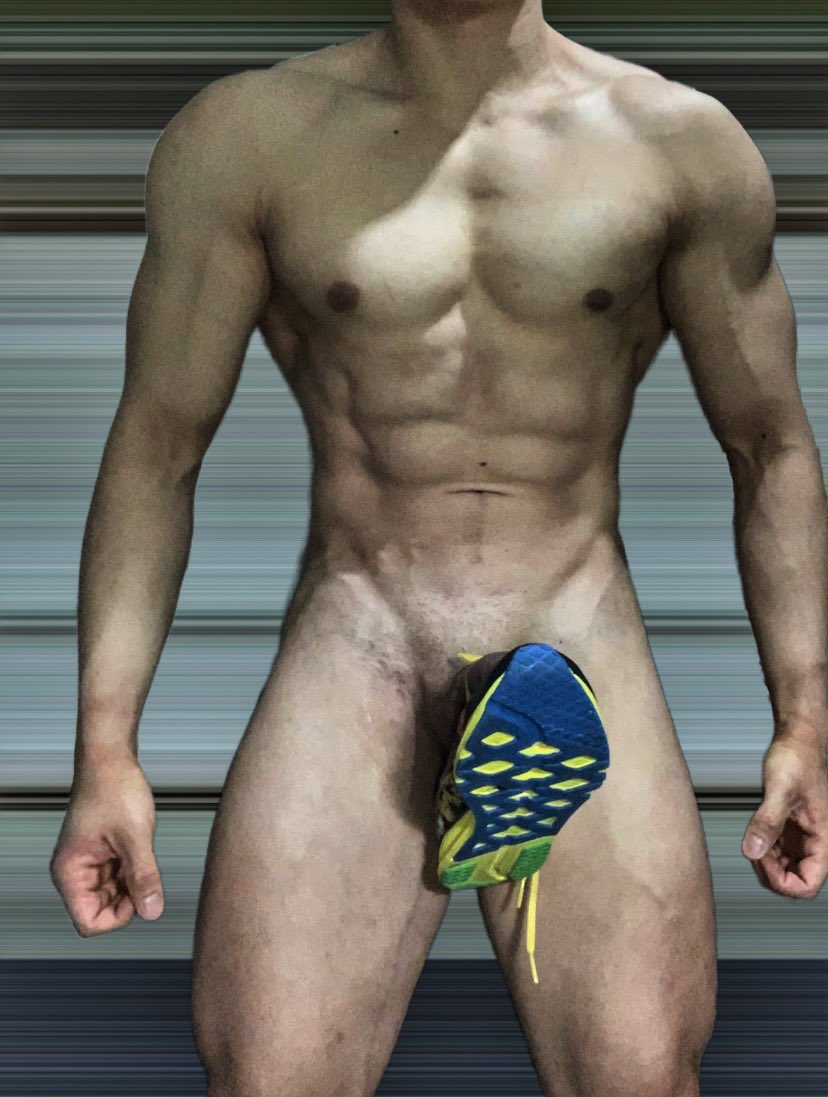 更衣室后续之用训练搭子的鞋套弄起来