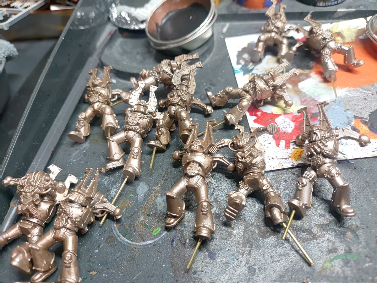 ReasWind's tweet image. 明日から仕事だ
いつもの日常に戻す

ボーディングアクションの接続部をゴリゴリ削る

キルチームのテレインを組み立て、共通装備もろともサフを吹く

コーンバーサーカーの下地処理をする

いつものまとまりのない作業だ