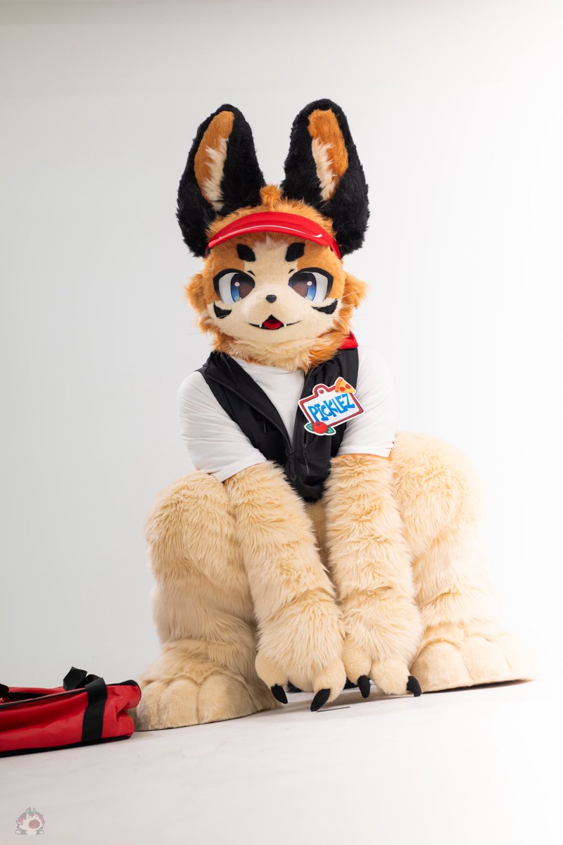 이제야 인사드리네요, 처음 뵙겠습니다!! 🙌✨
🍕피클즈(ピクルス/PICKLEZ)라고 불러주세요!

멋지고 다채로운(?) 모습을 잔뜩 보여드릴테니
앞으로의 활동을 기대해 주세요!!
으랴으랴으랴🤸‍♂️🌀🌀💨

#FursuitEveryday 🍕