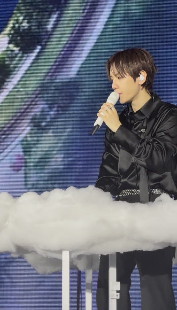 ffroia's tweet photo. 근데 진짜 배켜니 냉미남 맞아...
내 기준 오늘 냉미남 모먼트 ❄️ https://t.co/IwNJHCeRZA