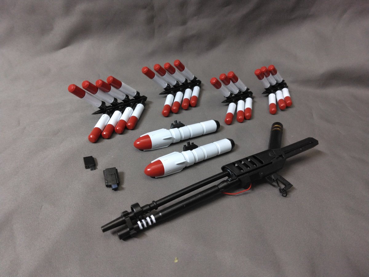 WF2026W コヤミ・コンシューマ・プロダクツ　告知1/3 タツノコプロ様よりレギオス武装セットの許諾を頂きました　ありがとうございます。
1/48スケールでDVD-BOXイラスト版追加武装パーツを再現しました　追加銃はアーモファイター形態での懸架も想定
塗り分けしやすい分割と軽量な中空構造です。