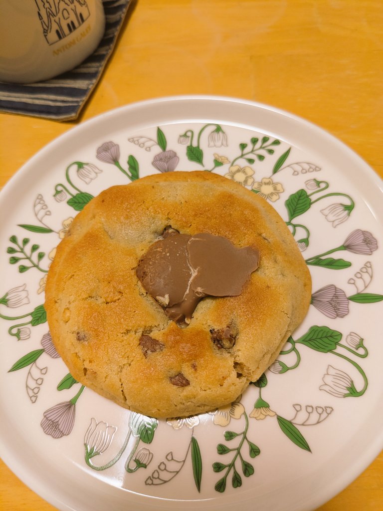 英国のBen's Cookies🍪
河原町でゲットしました❣️
柔らかくて、甘くて🤤紅茶にあいます
☕💓
袋にはダールのイラストが…☺️