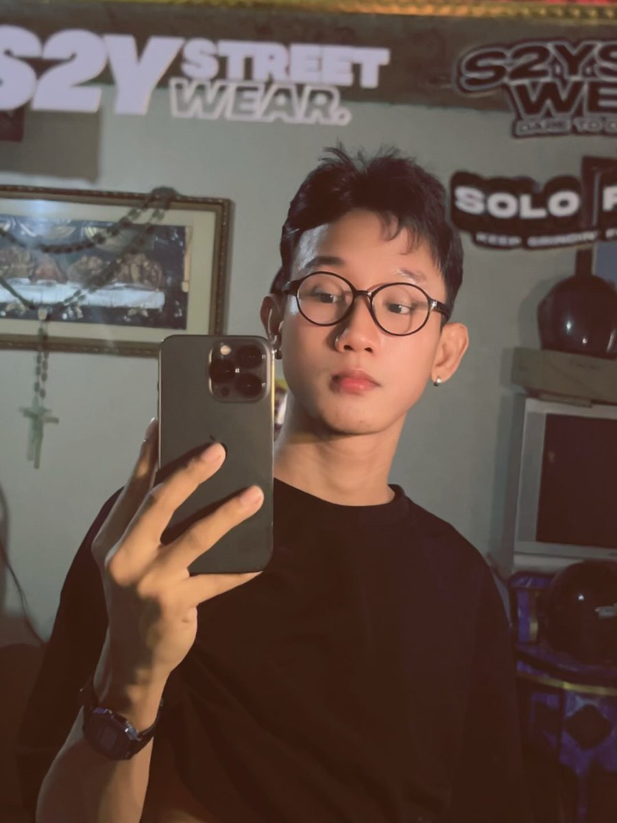 KrispyLuke's tweet photo. I look cute in this pic hehe. https://t.co/59CgsD9BY2