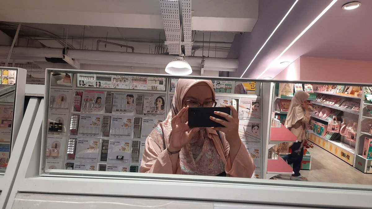 dindin tweet media