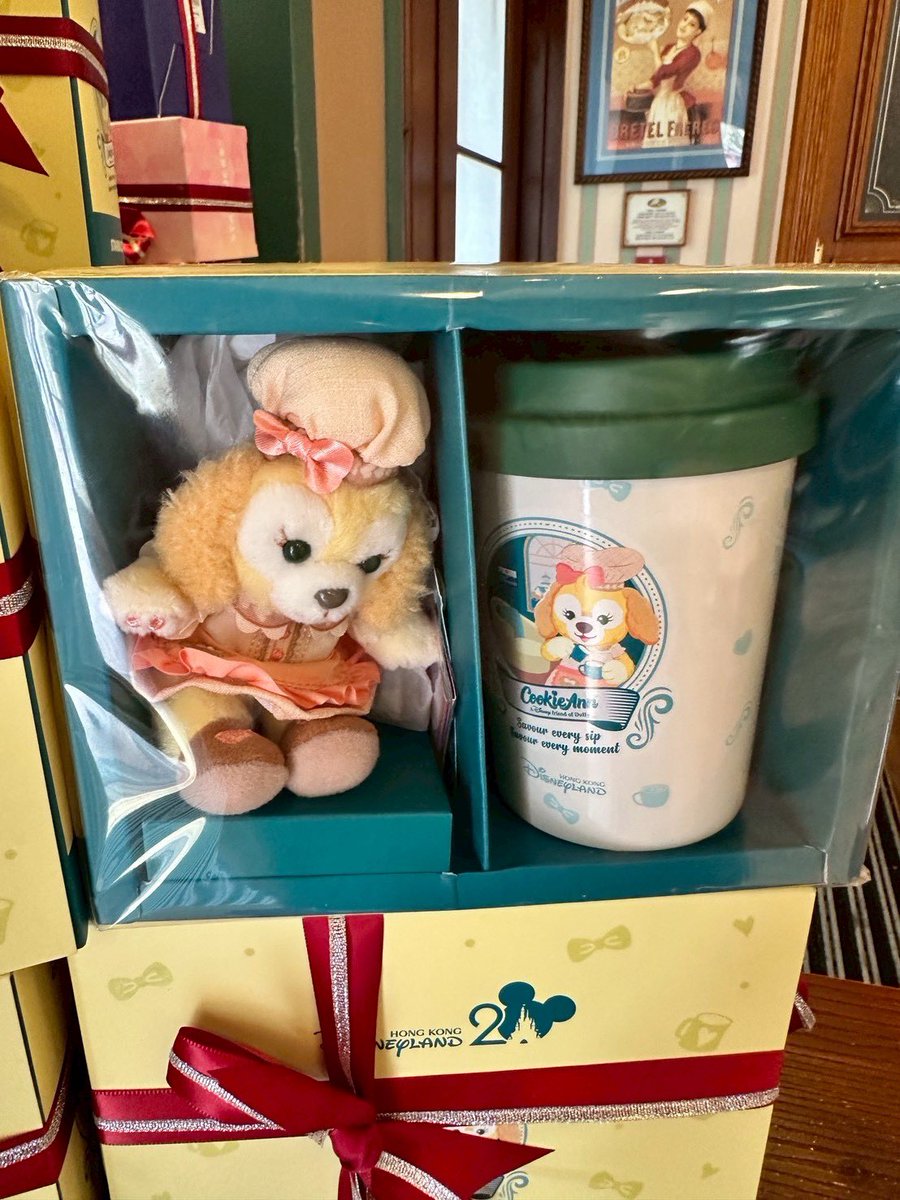 香港ディズニーランド内のスターバックス☕️ 限定アイテムが沢山