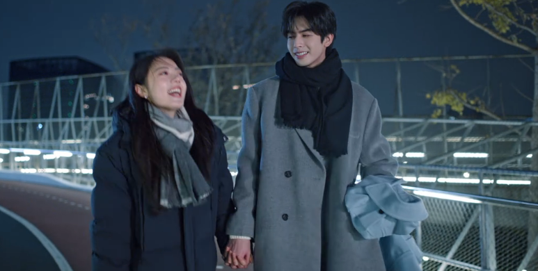 found this detail so cute. she went out in that stylish coat but it wasnt enough to contain the cold they ended up sharing his coat. so when they left his place he made sure she's wearing enough layers to keep warm. 
#ShineOnMe