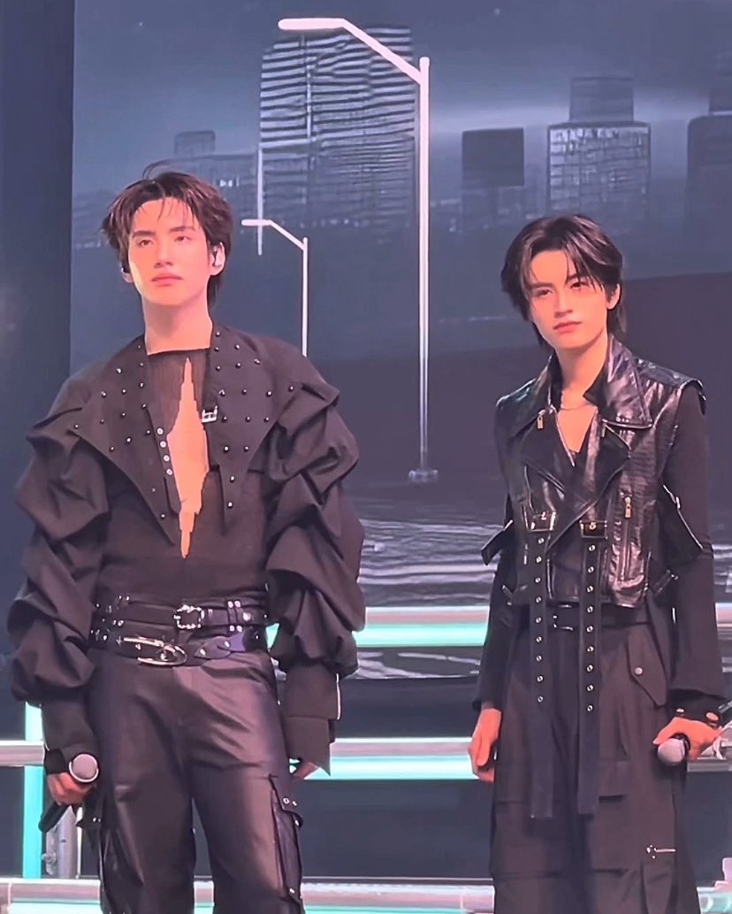 lnwpart's tweet image. XL                                            ᴍ