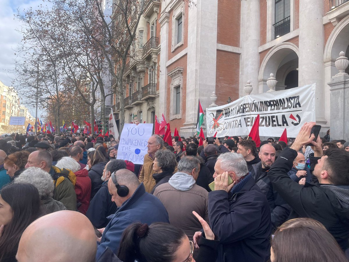 Hoy, contra el imperialismo y la vulneración del derecho internacional. La soberanía de los pueblos está por encima de los intereses económicos de un fascista. #Venezuela #InvasionPorElPetroleo #Trumpterrorista