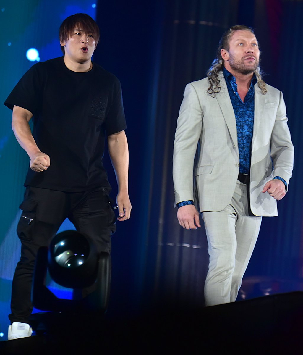 Kemurist's tweet photo. GOLDEN☆LOVERS！！！
 #njpw #njwk20 #棚橋引退 https://t.co/DdcFTKoLSW