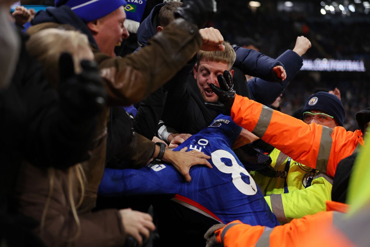 UberChelseaFC_'s tweet image. Both the players and fans were an absolute credit to Chelsea Football Club today.

Take a look at yourselves the board, the sporting directors and the owners. You are the embarrassment ruining it.