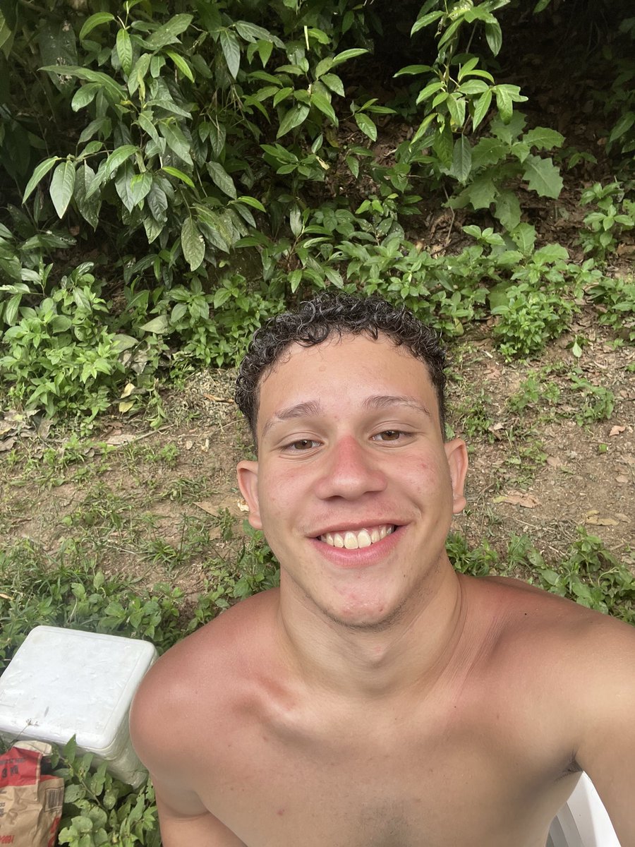 Brito_aqls's tweet photo. A paixão que eu tenho por cachoeiras 🤍 https://t.co/NSkt6LrBi9
